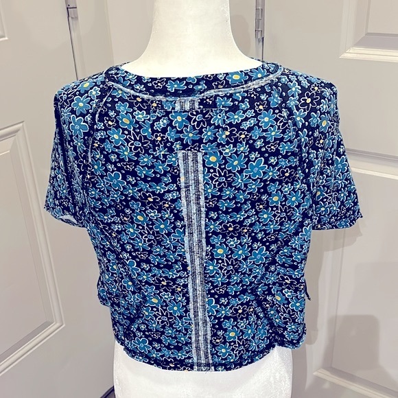 Free People “We The Free” Oversized Blue Flowered Cropped Top - Picture 7 of 14